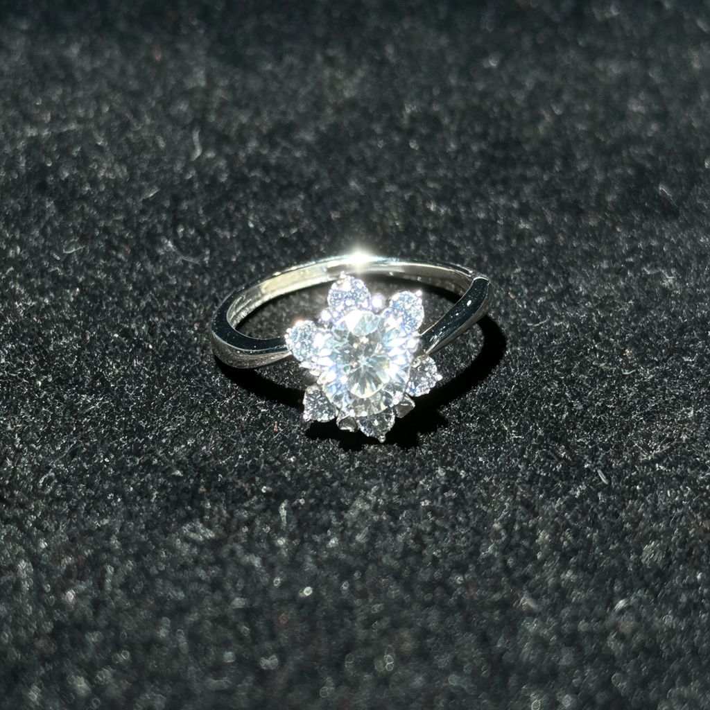 Flower‑Shaped Halo Engagement S925 Ring, Round‑Cut Simulated Diamond Promise Ring, Silver‑Tone Floral Bridal Wedding Jewelry