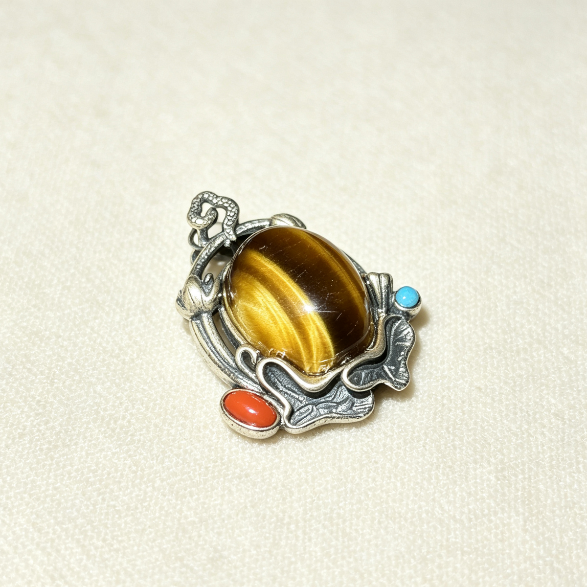 Natural Tiger’s‑Eye Vintage Metal Pendant, Ethnic Style Inlaid Tiger Eye Charm