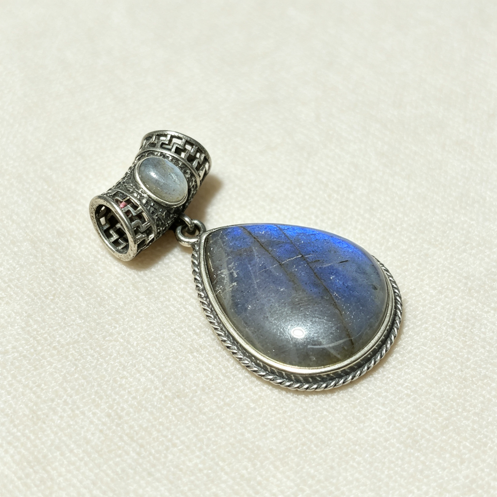 Natural Labradorite Teardrop Vintage Metal Pendant