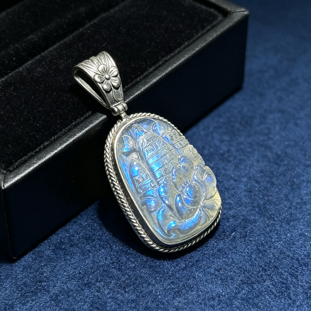 Carved Natural Labradorite Vintage Metal Pendant