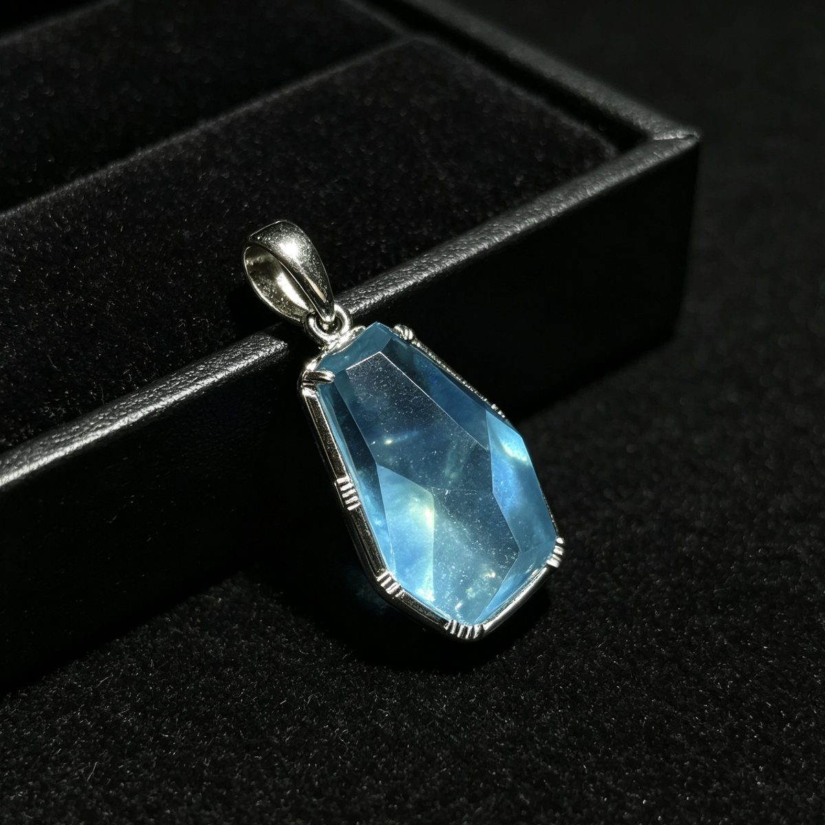 Natural Blue Aquamarine Free‑Form Faceted Silver‑Tone Pendant