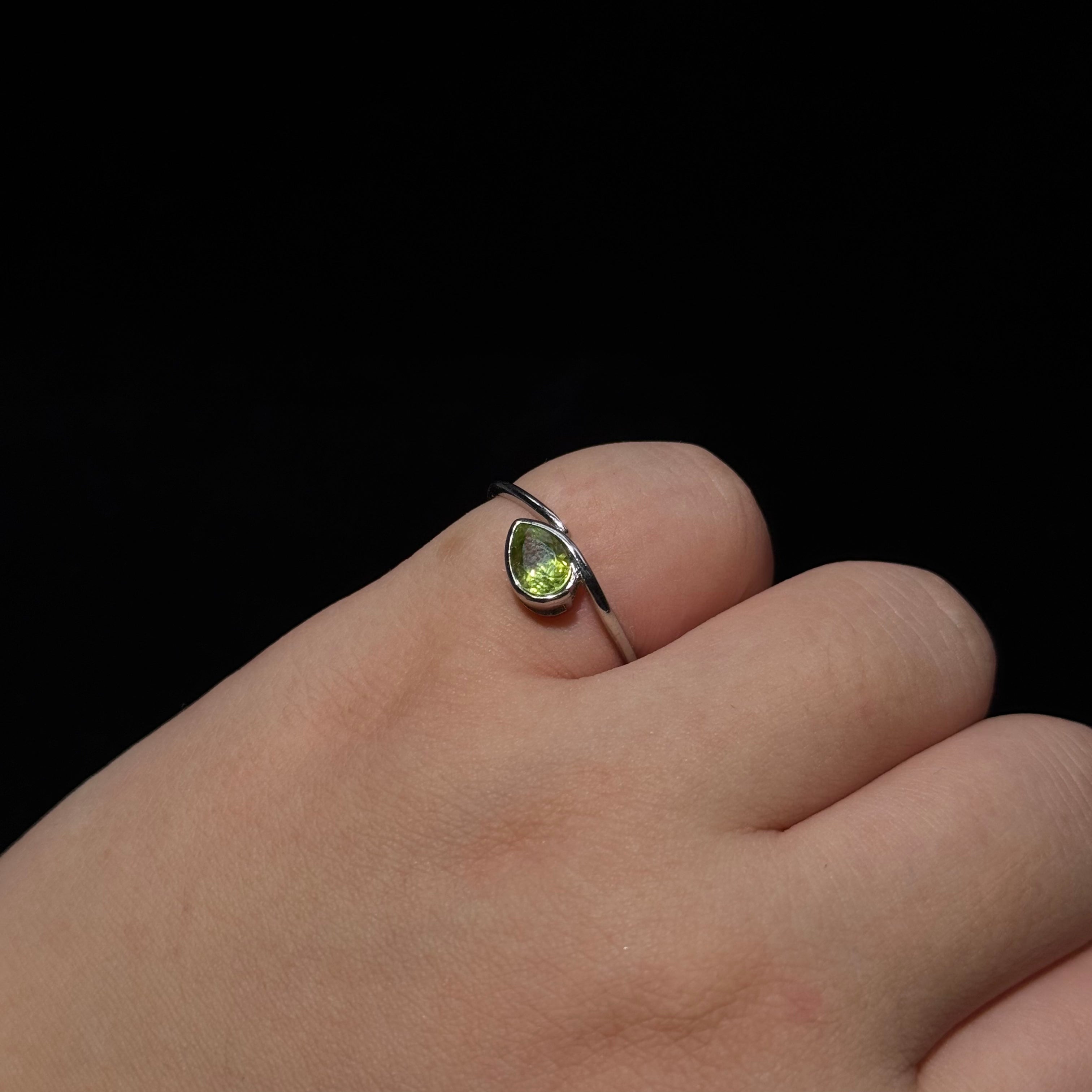 Adjustable Copper Crystal Ring Set - 30+ Colorful Gem Rings for Daily/Party Wear