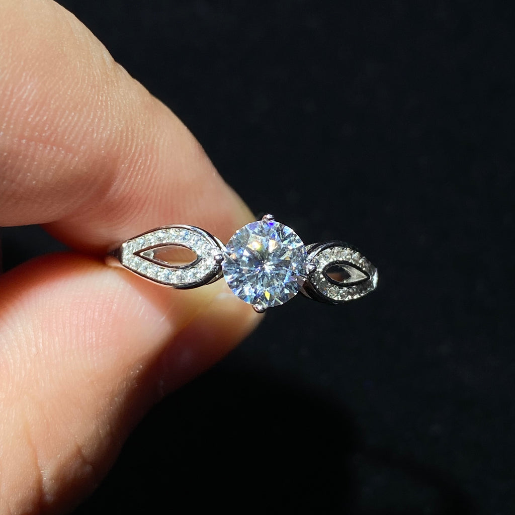 Elegant Teardrop Banding Moissanite S925 Ring - Sparkle Every Day 💎