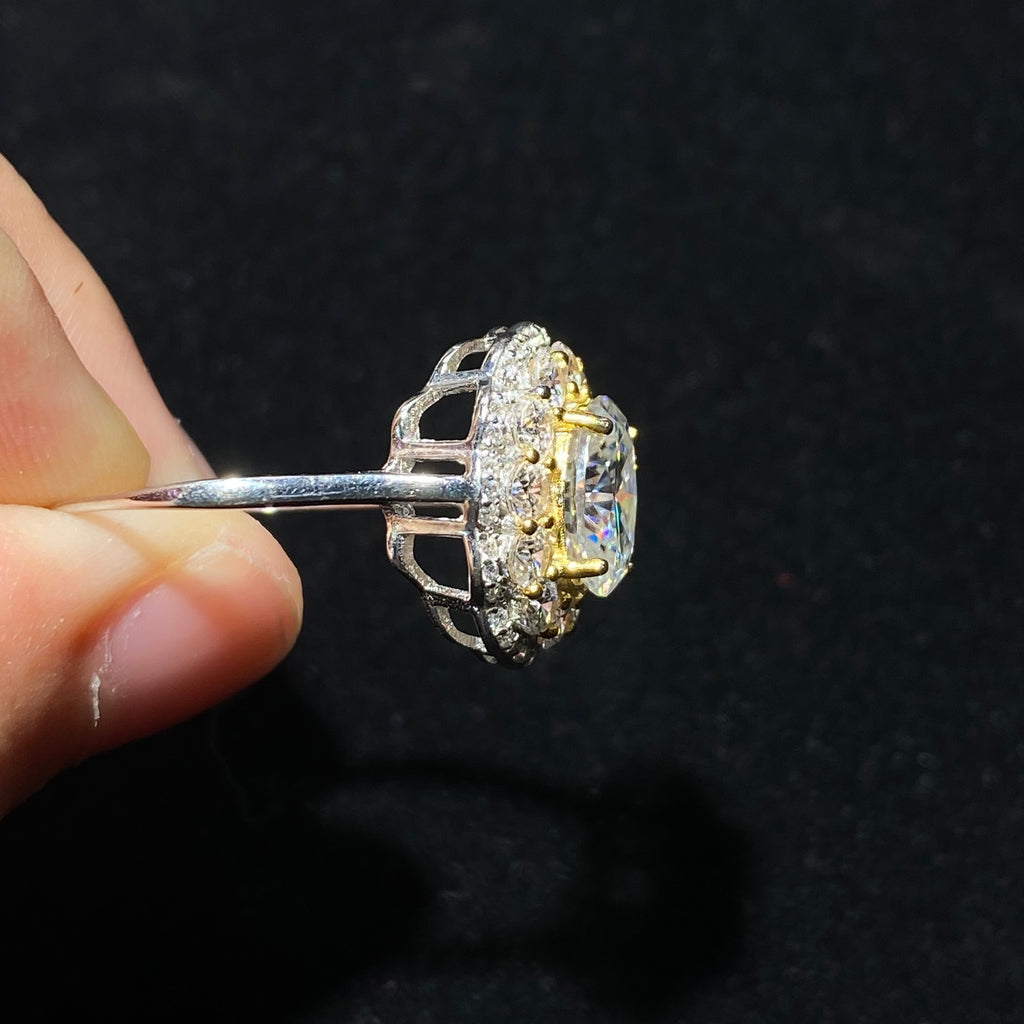 Two-Tone Flower Halo Moissanite S925 Statement Ring✨
