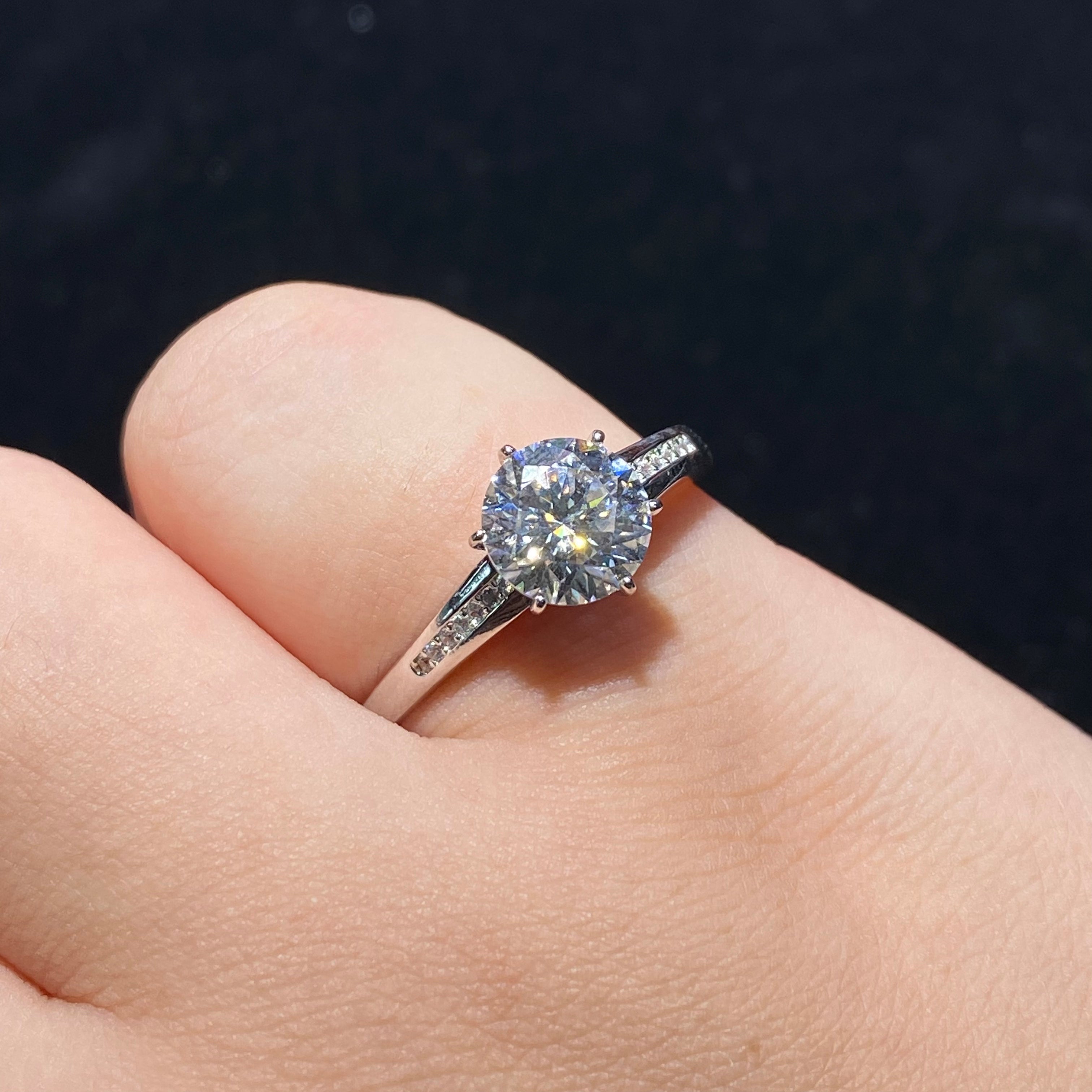 Round Cut Moissanite S925 Ring ✨