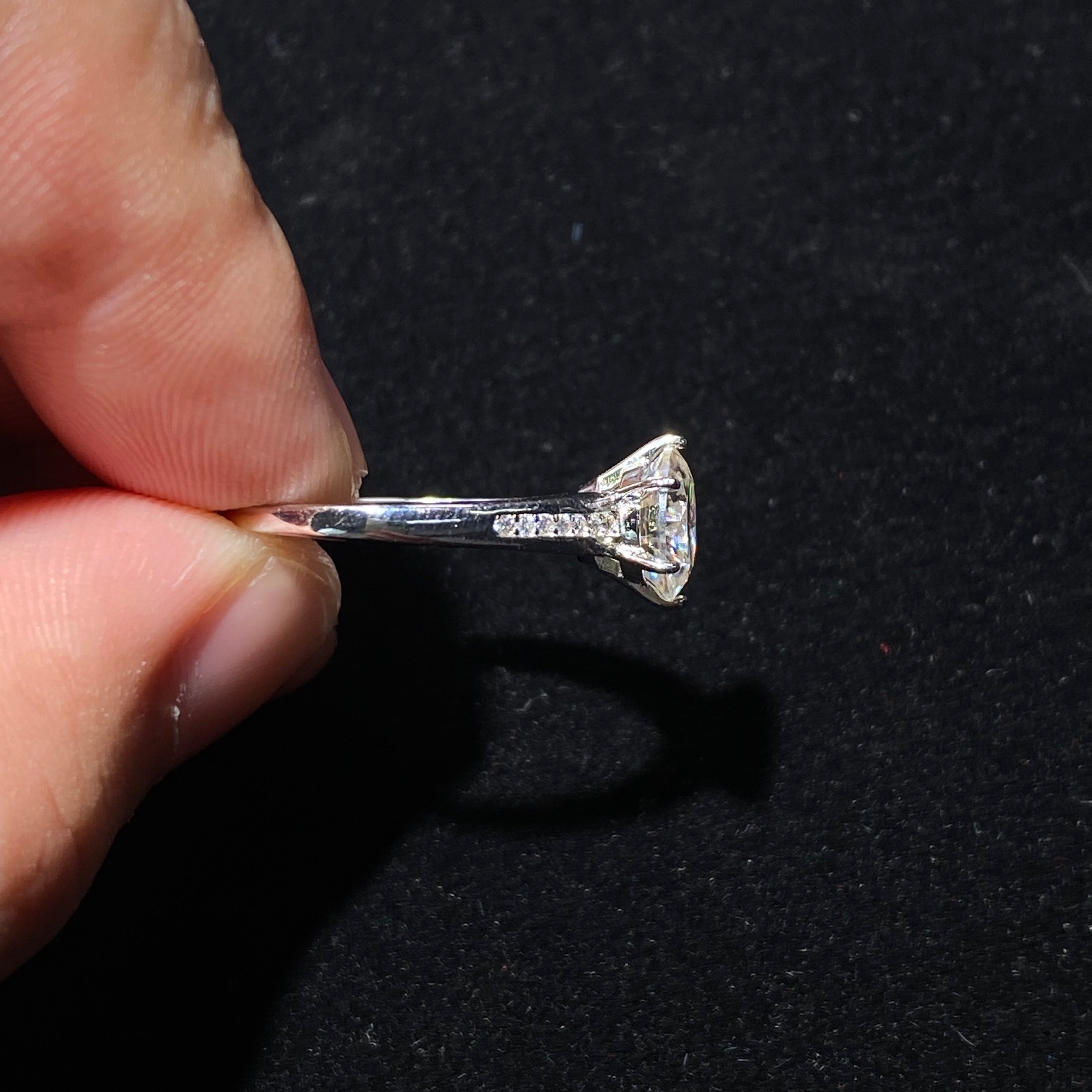 Round Cut Moissanite S925 Ring ✨