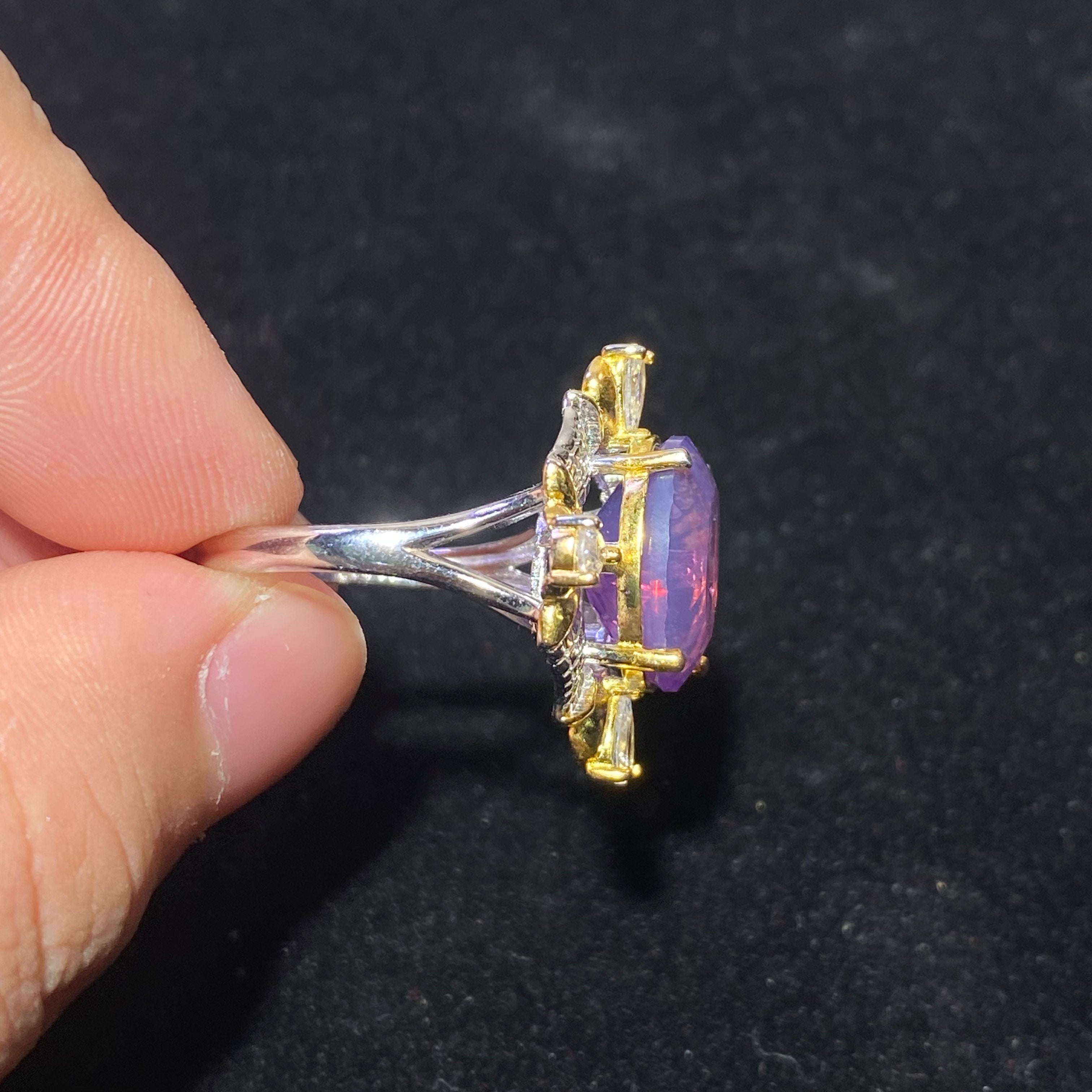 Oval Natural Purple Amethyst Quartz Two-Tone Gold Silver Filigree Luxury Statement Cocktail Ring Vibrant deep purple large crystal vintage hollow carved banquet finger ring