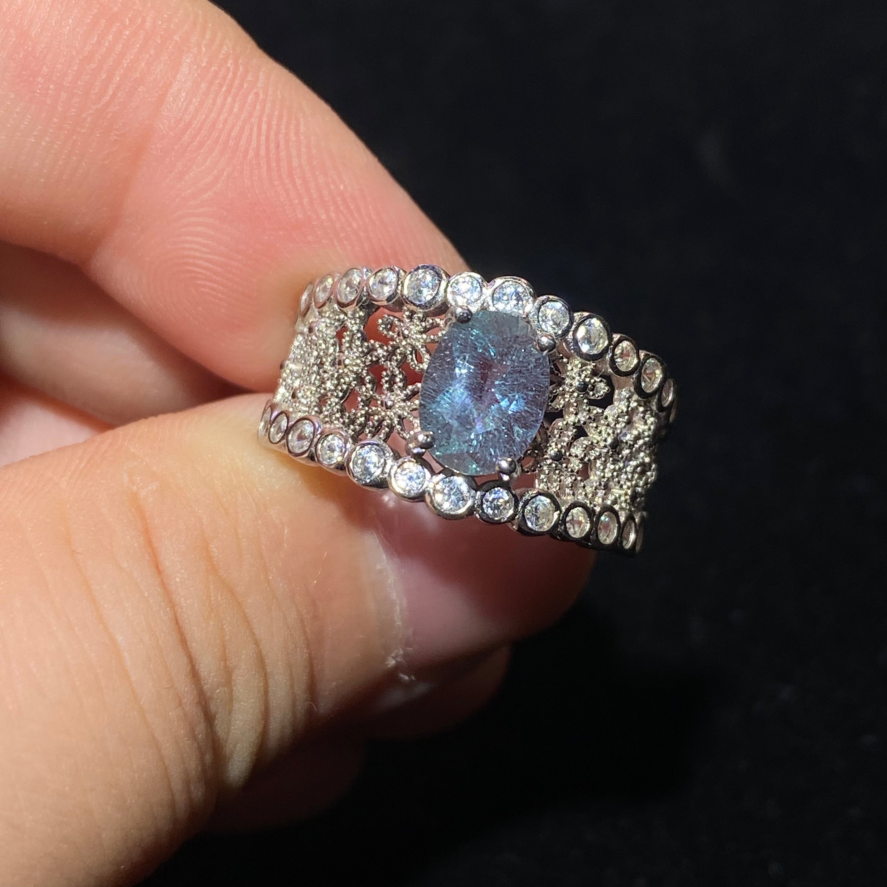 Oval Natural Color Change Alexandrite Filigree Full Pave Moissanite Wide Band Ring Rare color-shifting chameleon alexandrite hollow lace vintage luxury statement finger ring