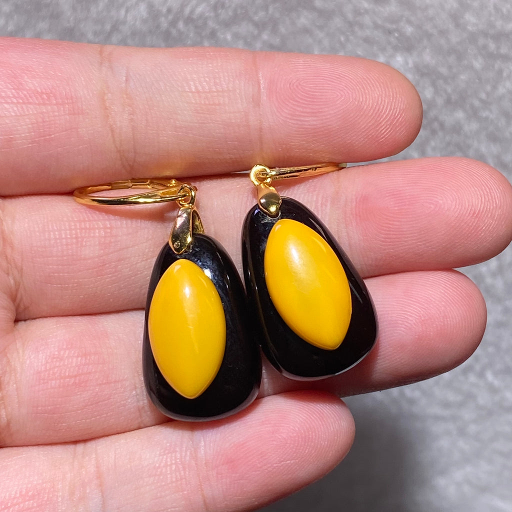 Teardrop Natural Honey Amber & Polished Ebony Two-Tone Gold Plated Huggie Drop Earrings Retro black & warm golden contrast lightweight vintage daily statement earrings