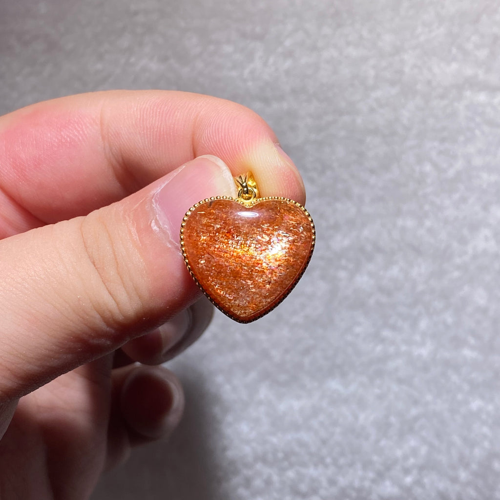 Smooth Cabochon Natural Orange Glitter Sunstone Solid Heart Serrated Full Bezel Wrapped Gold Plated Minimalist Warm Sacral Chakra Vitality Crystal Pendant Charm