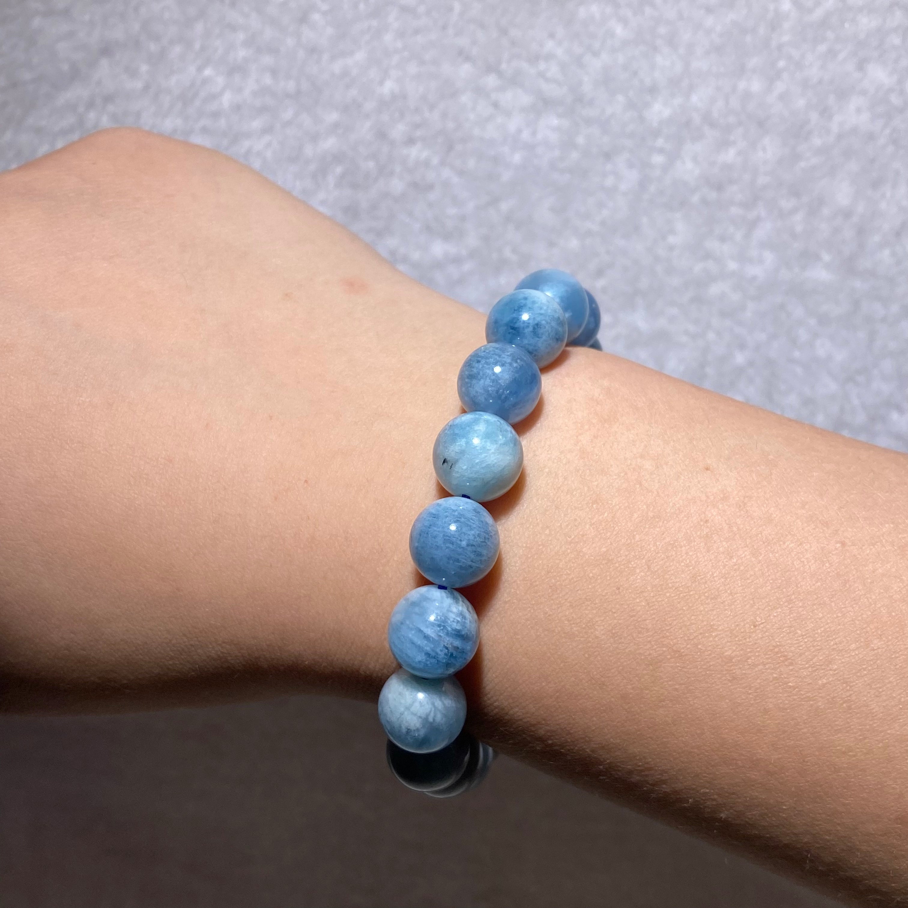 Gradient Sky-Blue Natural Devil Aquamarine Smooth Round Bead Single Stretch Strand Bracelet Calming Throat Chakra Ocean Healing Crystal Stackable Daily Bracelet