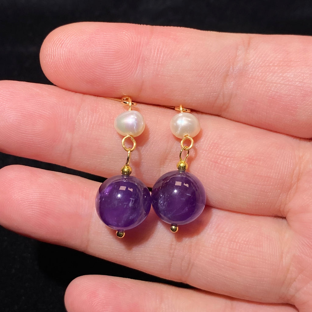 Smooth Cream White Natural Freshwater Pearl & Rich Transparent Deep Purple Amethyst Round Bead Two-Tier Linked Gold Plated Fish Hook Short Dangle Earrings Crown Chakra Clarity Elegant Soft Romantic Lightweight Daily Crystal Drop Earrings