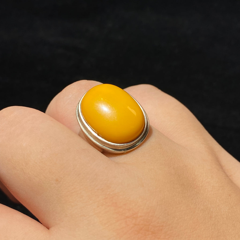 Natural Butter Yellow Amber Oval Cabochon Double Bezel Vintage Plain Silver Ring | Solar Plexus Heart Chakra Warm Abundance Crystal Minimalist Statement Ring for Vitality & Gentle Fortune