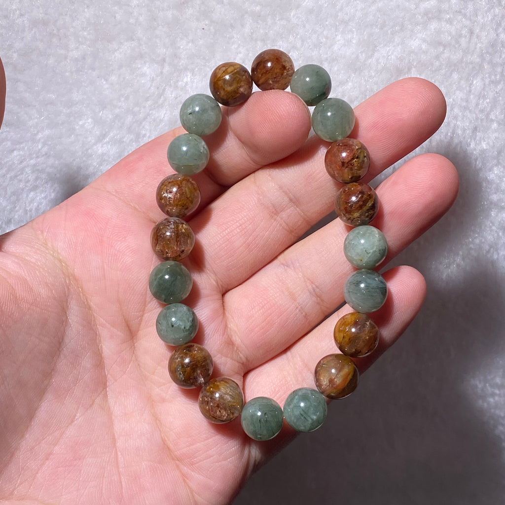 Natural Red & Green Mixed Rabbit Hair Quartz Stretch Bracelet, Fits 16cm Wrist | Root Sacral Chakra Wealth Vitality Crystal, Boost Career Luck & Physical Energy, Unisex Earth Tone Prosperity Wrist Jewelry Gift