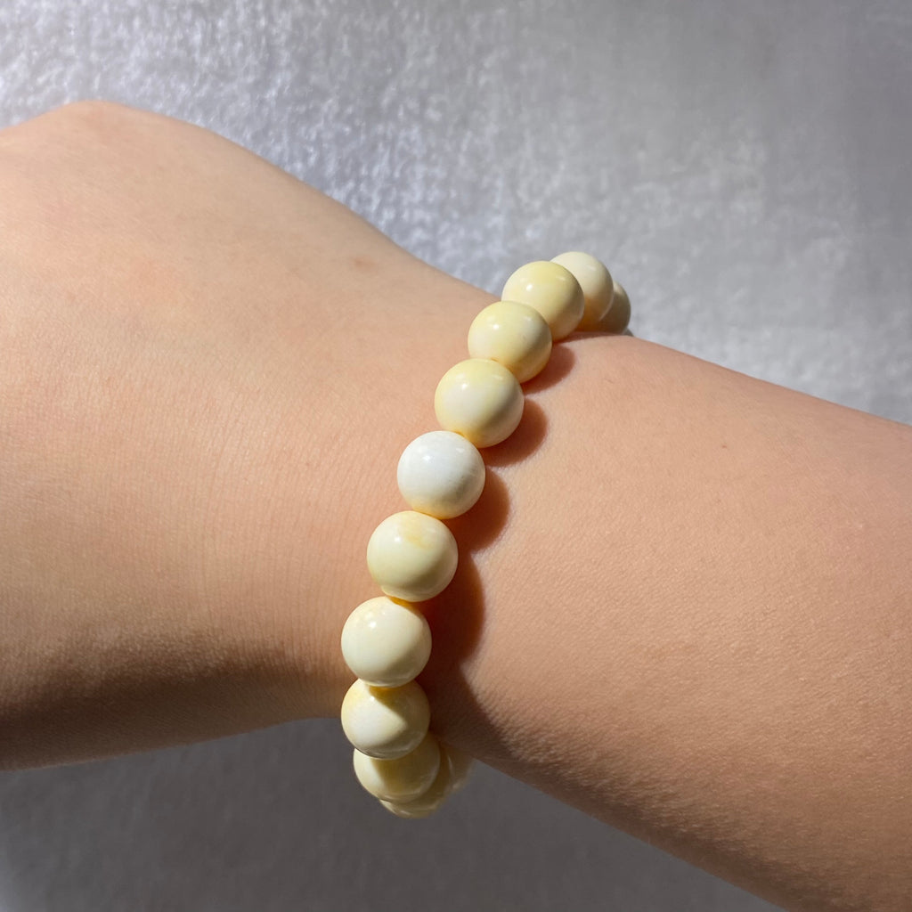 Natural Cream White Shell Matte Round Bead Bracelet 10.3mm