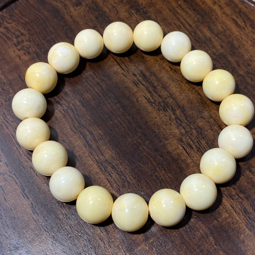 Natural Cream White Shell Matte Round Bead Bracelet 10.3mm