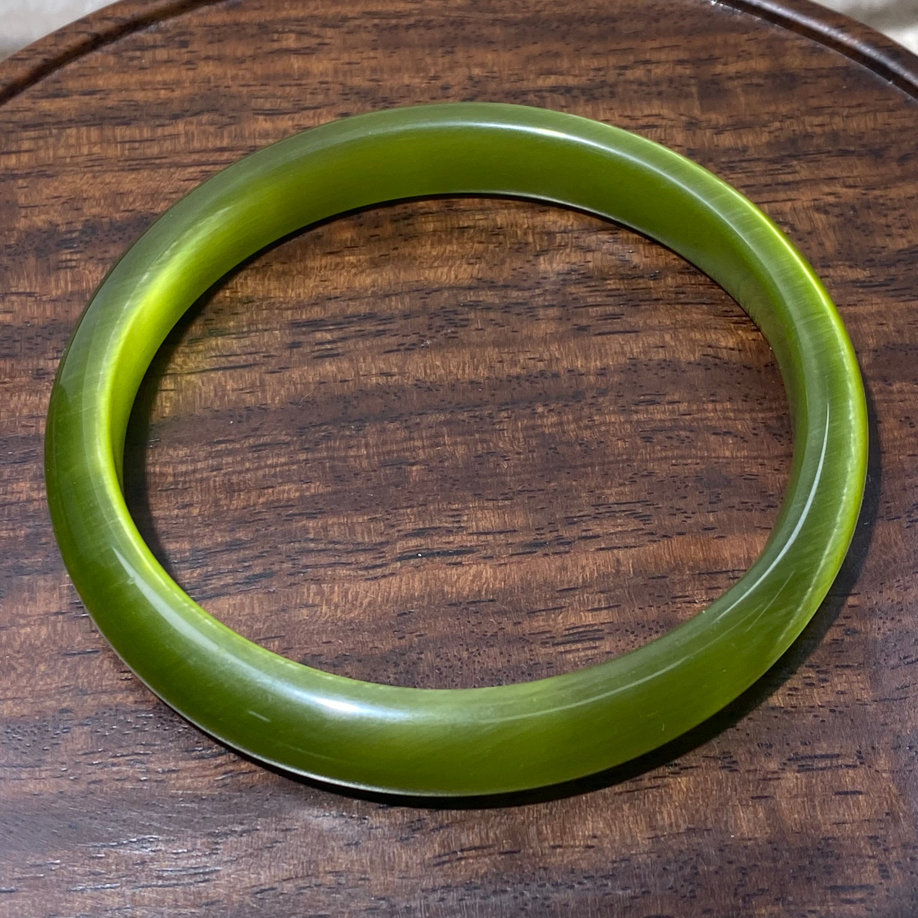 Natural Olive Green Cat's Eye Stone Round Bangle