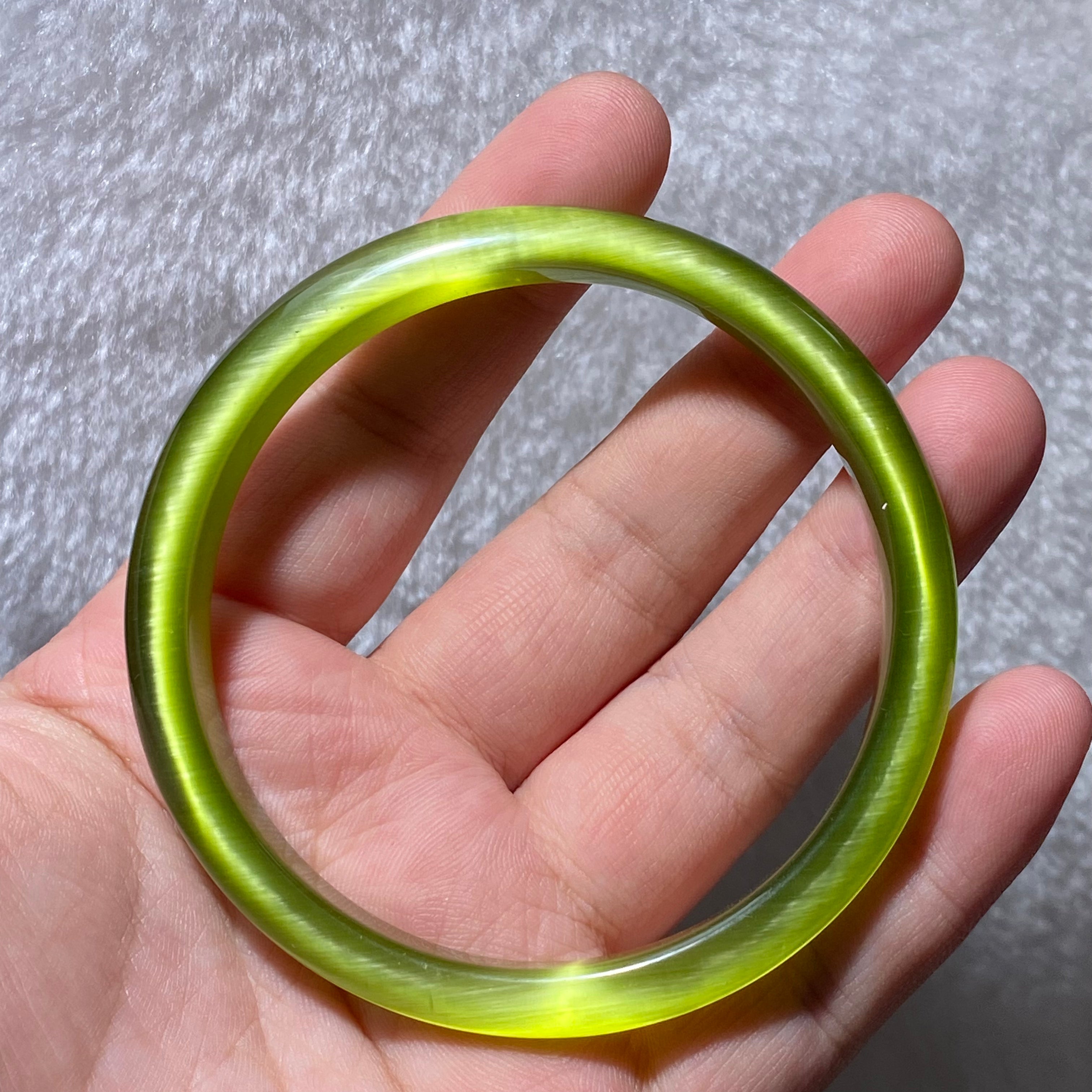 Natural Olive Green Cat's Eye Stone Round Bangle