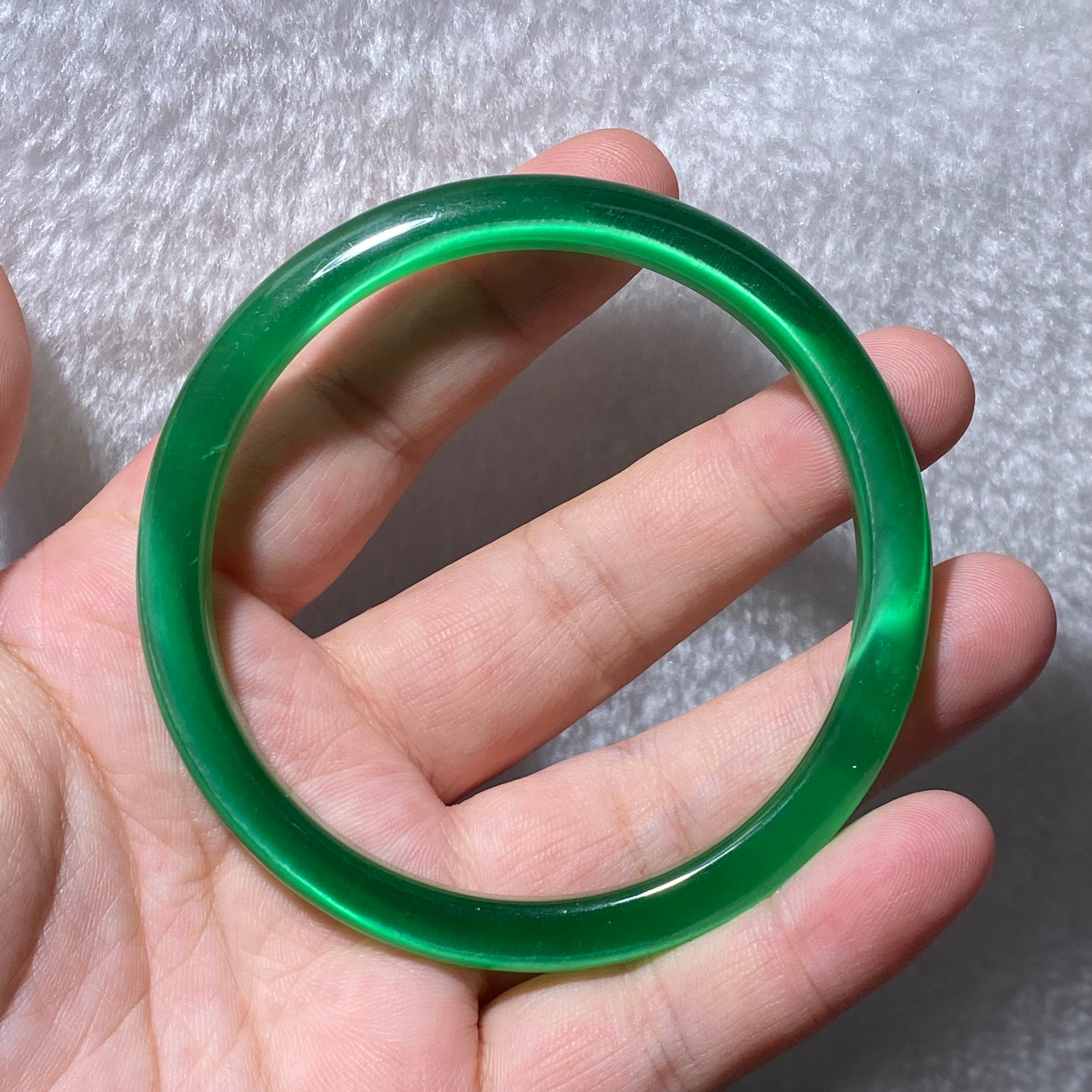 Vivid Green Cat's Eye Solid Round Bangle