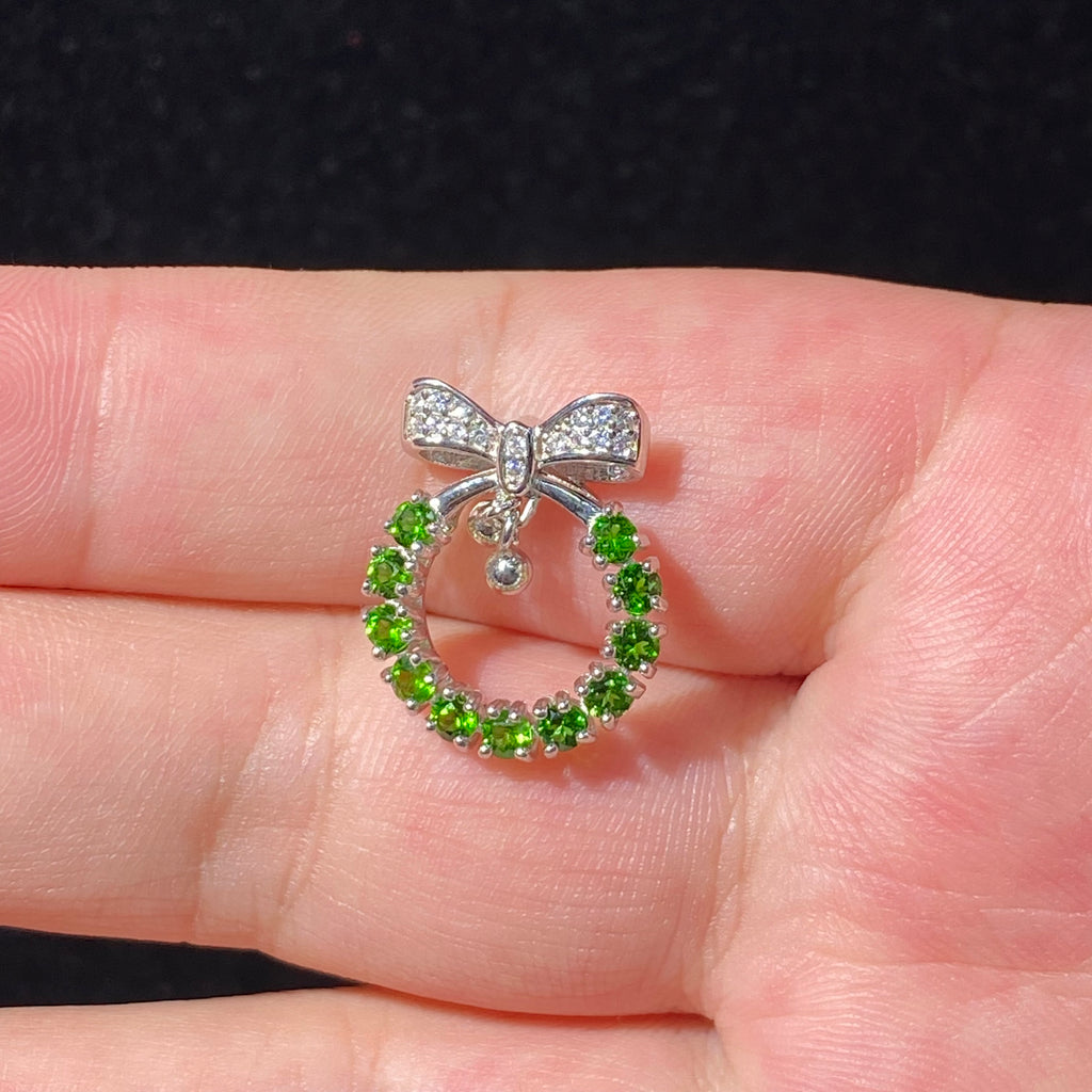 Natural Green Garnet Bowknot Wreath Pendant, S925 Silver Setting