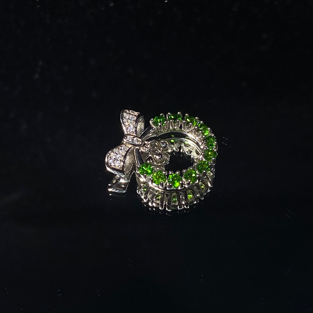 Natural Green Garnet Bowknot Wreath Pendant, S925 Silver Setting