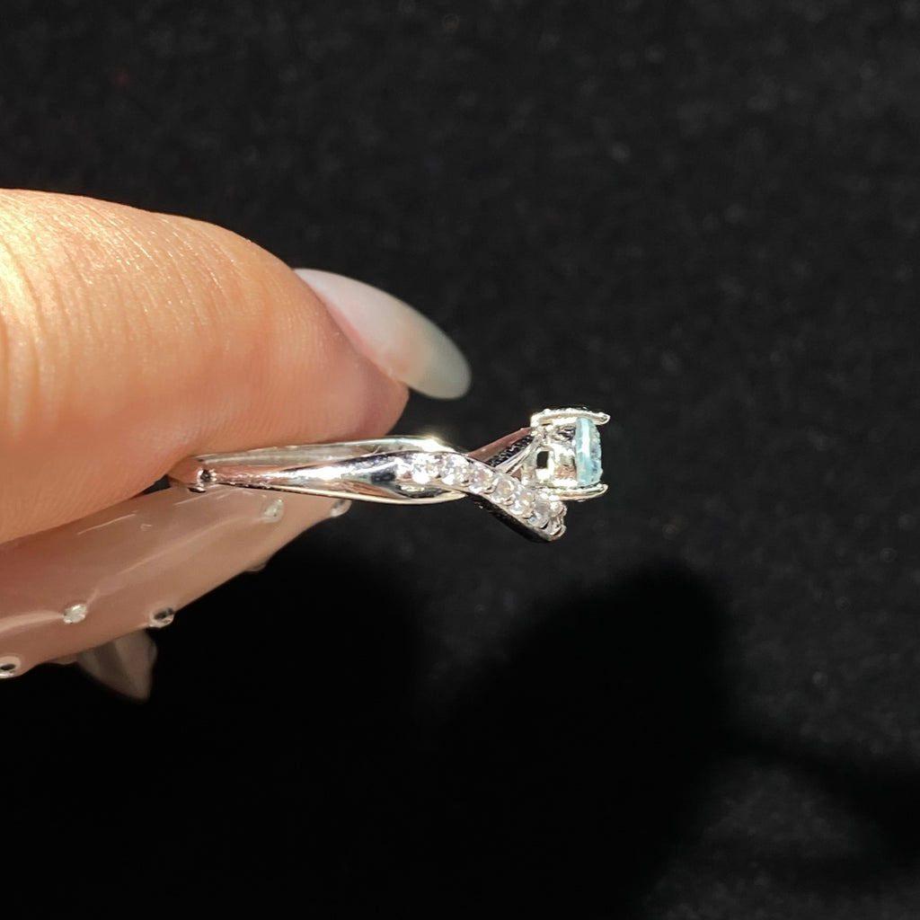 Natural Pear Blue Topaz Twisted Silver Ring, Inlaid With Side Diamonds