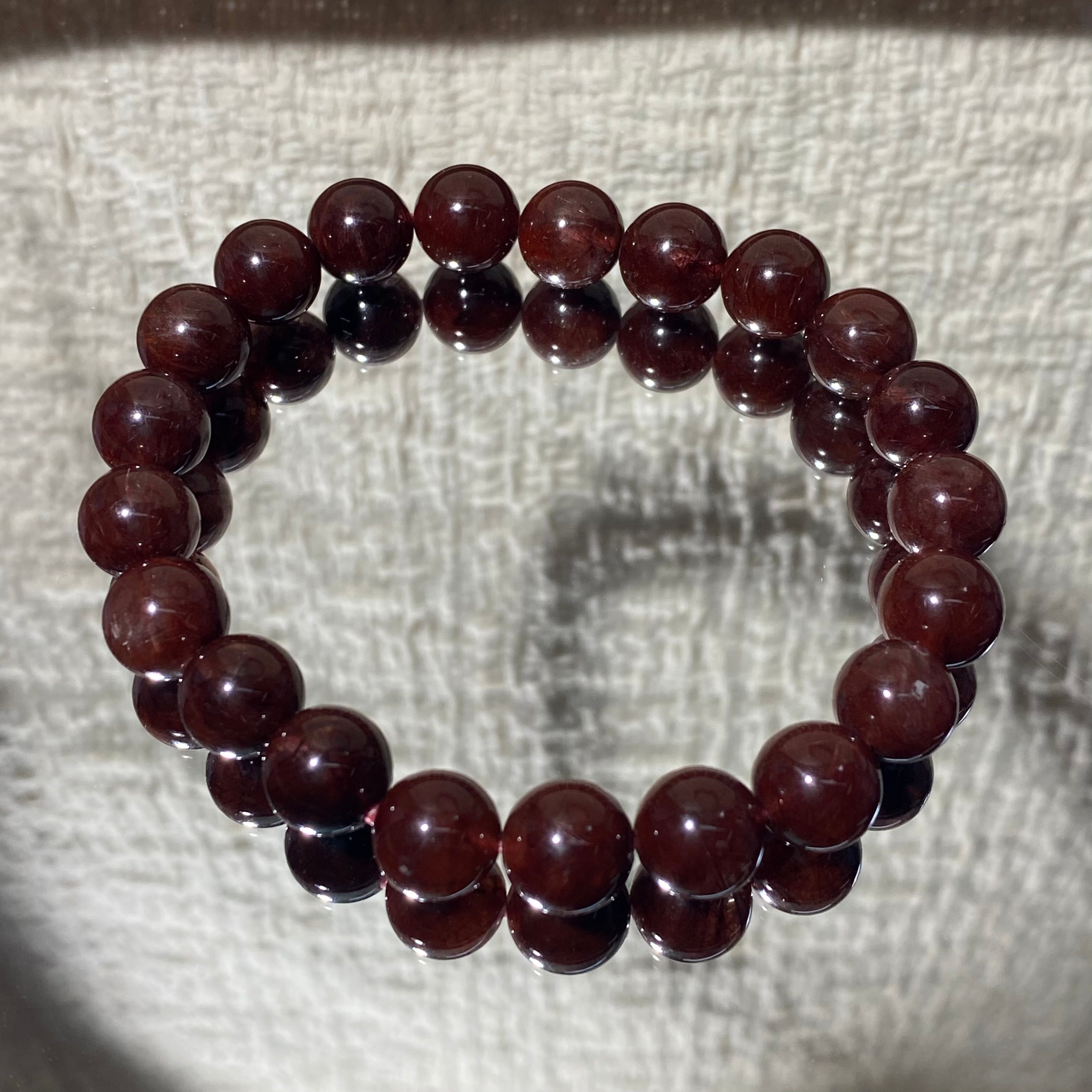 Natural Red Rabbit Fur Quartz Round Bead Bracelet, 9mm Beads, Fits 15.5cm Wrist