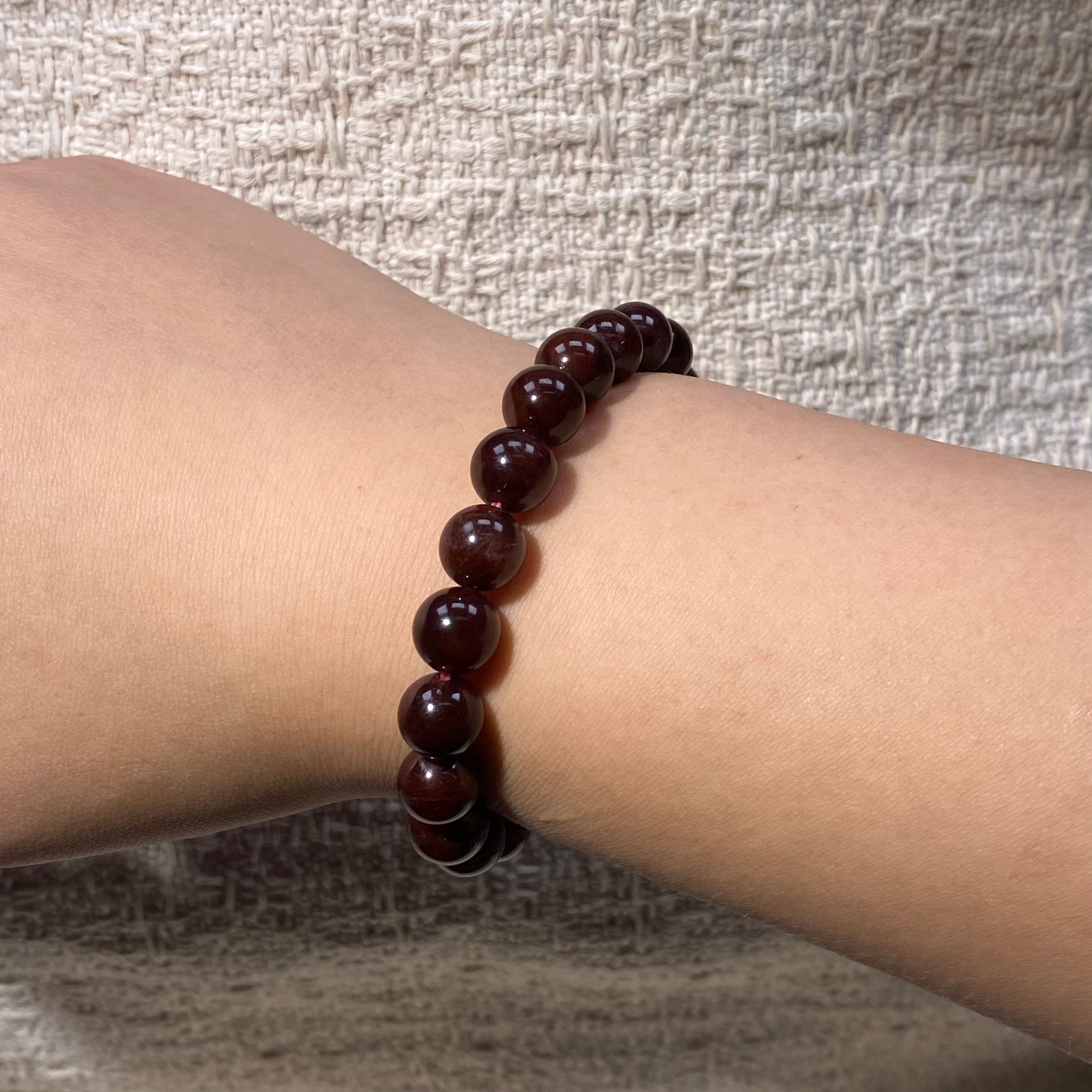 Natural Red Rabbit Fur Quartz Round Bead Bracelet, 9mm Beads, Fits 15.5cm Wrist