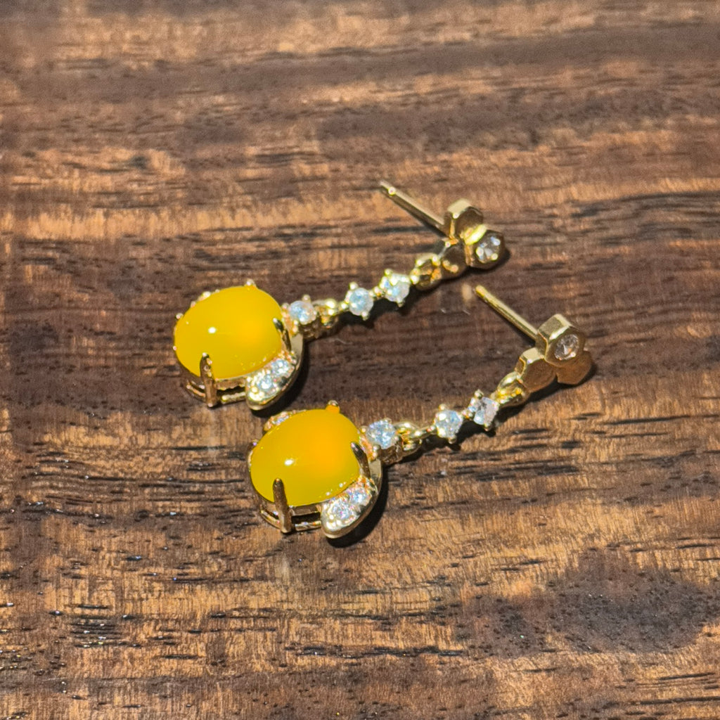 Natural Yellow Agate Dangle Earrings, Gold‑Toned Drop Earrings with Clear Accent Stones, Vintage Elegant Evening Jewelry