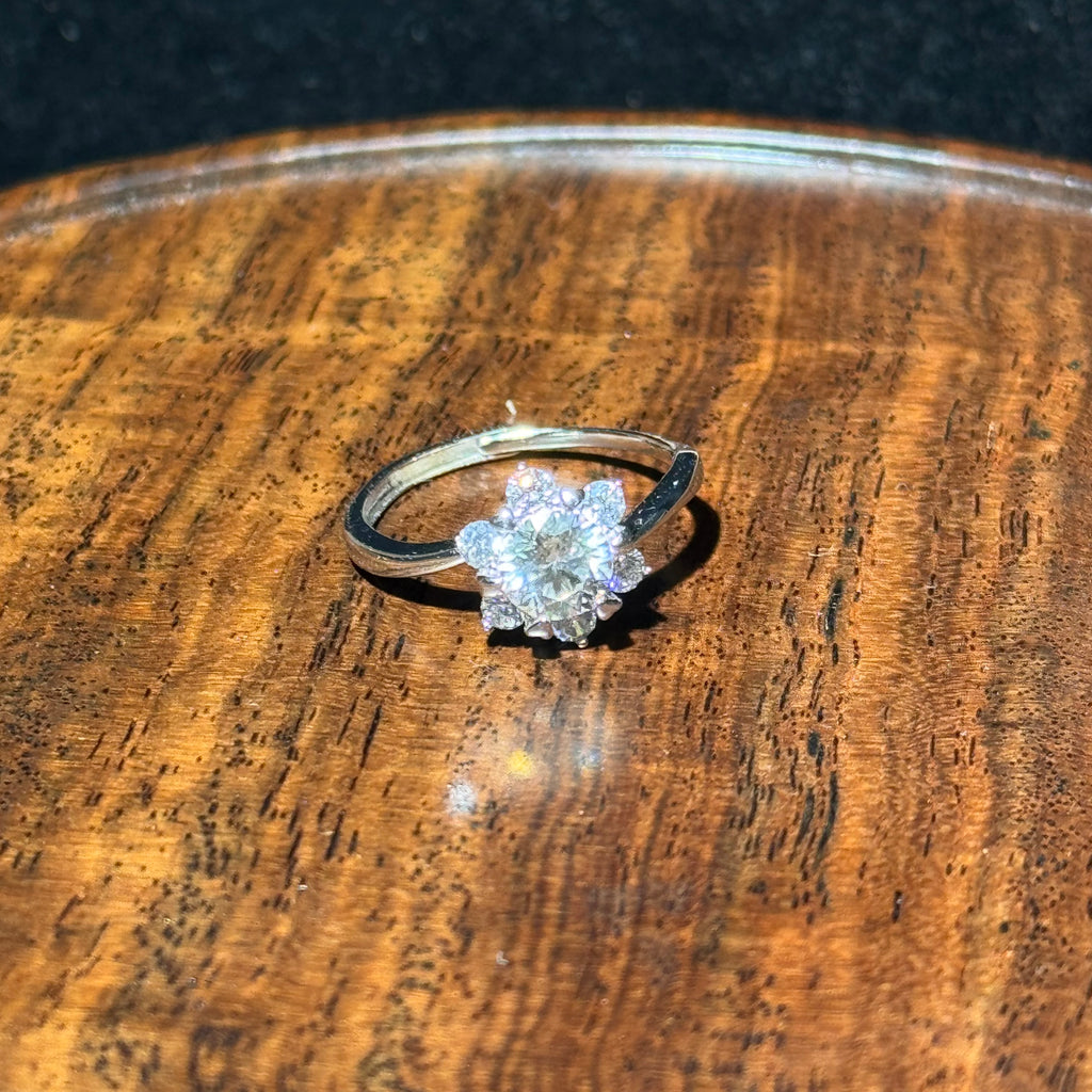 Flower‑Shaped Halo Engagement S925 Ring, Round‑Cut Simulated Diamond Promise Ring, Silver‑Tone Floral Bridal Wedding Jewelry