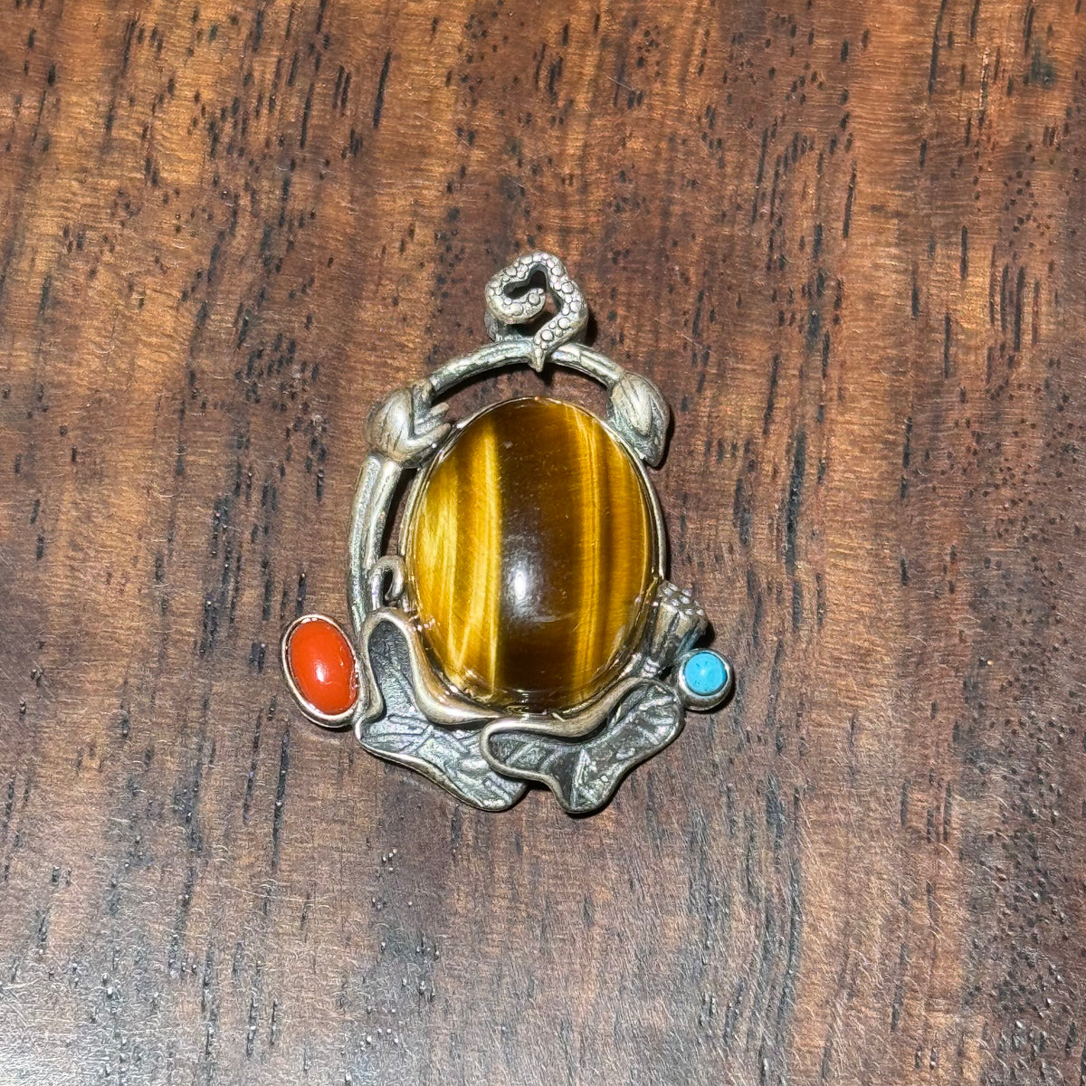Natural Tiger’s‑Eye Vintage Metal Pendant, Ethnic Style Inlaid Tiger Eye Charm