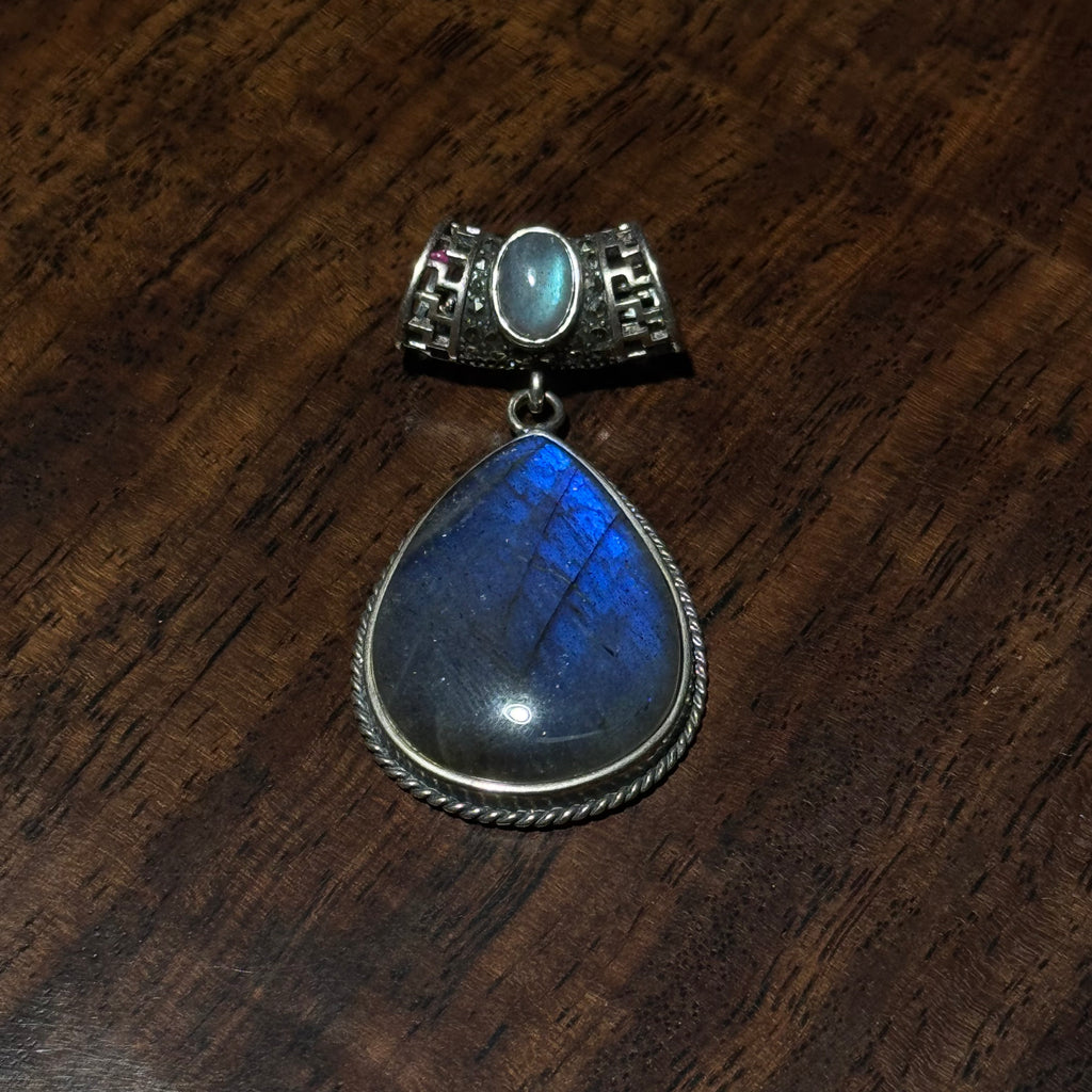Natural Labradorite Teardrop Vintage Metal Pendant