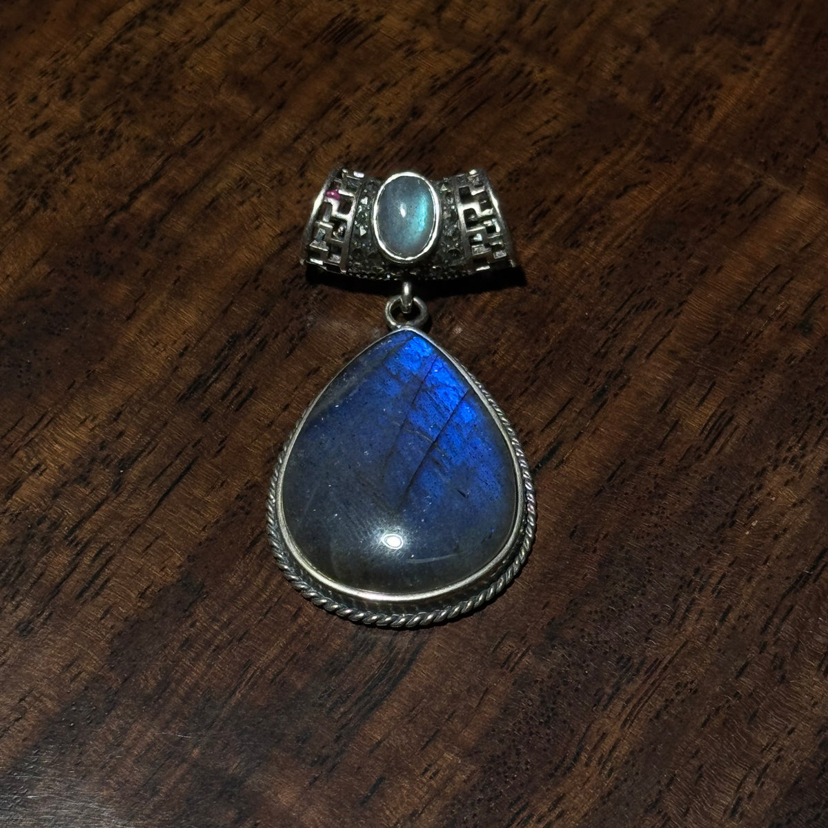 Natural Labradorite Teardrop Vintage Metal Pendant