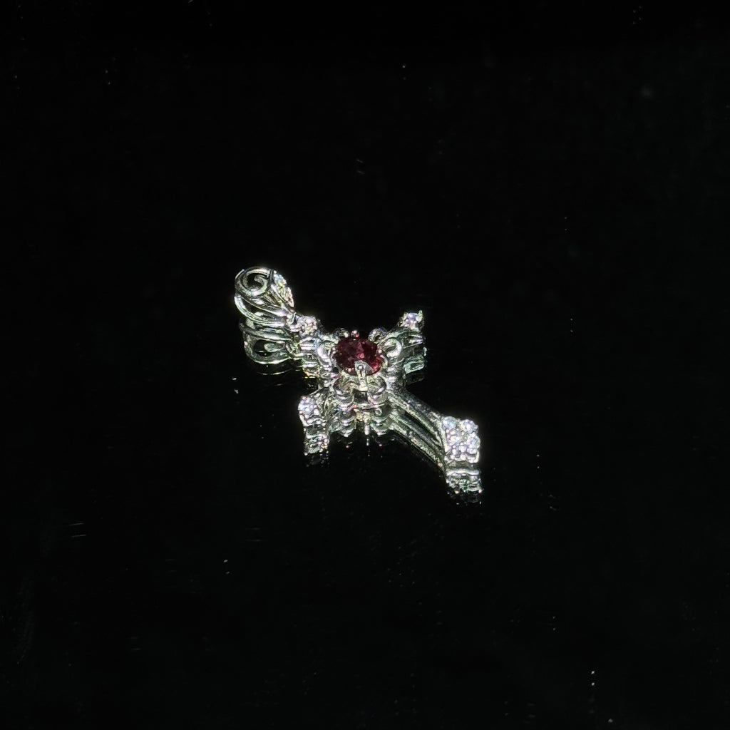 Natural Red Garnet Cross‑Shaped Silver‑Tone Pendant