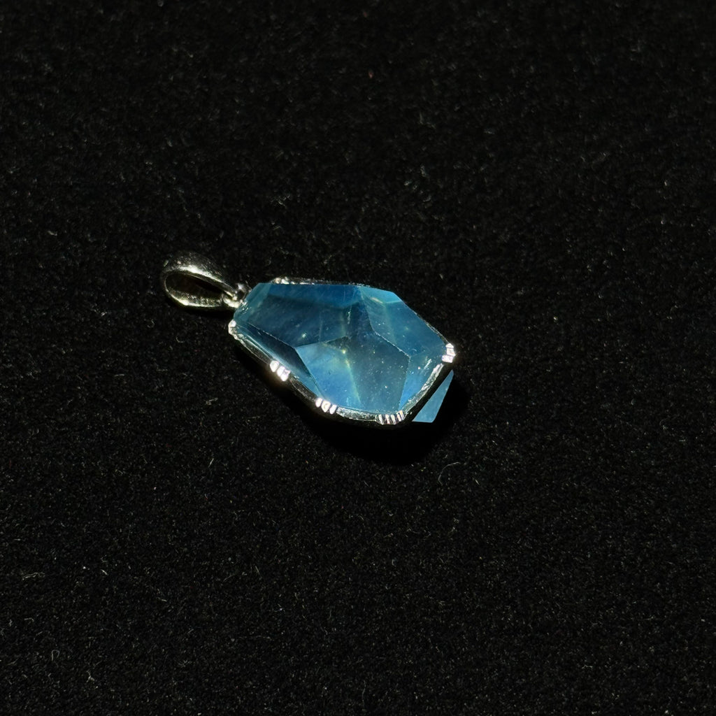 Natural Blue Aquamarine Free‑Form Faceted Silver‑Tone Pendant