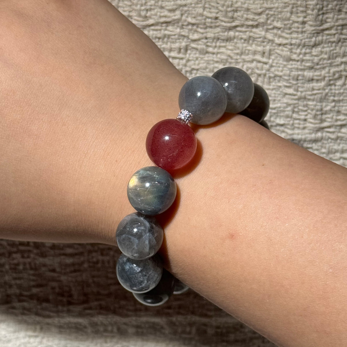 Natural Gray Labradorite Stretch Bracelet, Strawberry Quartz Focal Top Bead Bracelet