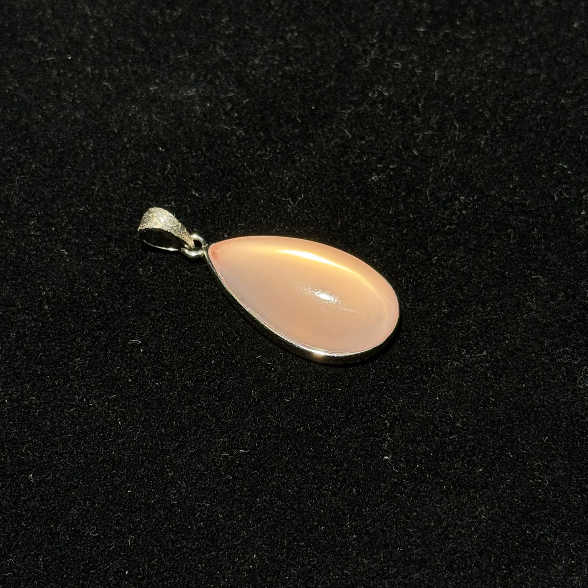 Natural Rose Quartz Teardrop Bezel‑Set Pendant