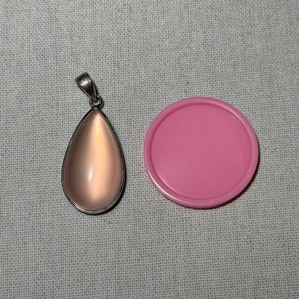 Natural Rose Quartz Teardrop Bezel‑Set Pendant