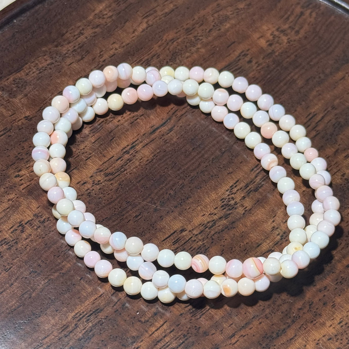 Pastel Shell Bead Multi‑Loop Stretch Bracelet