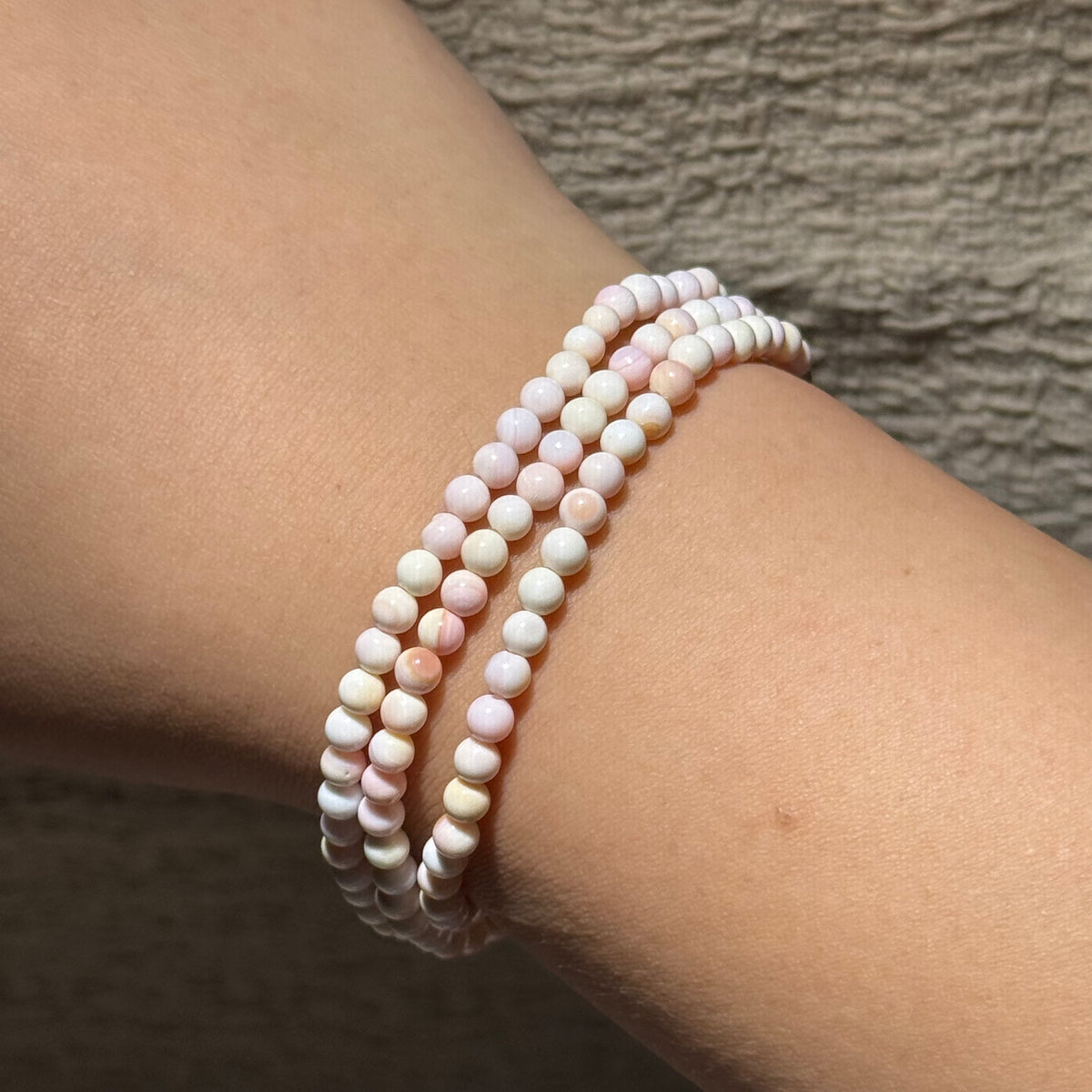 Pastel Shell Bead Multi‑Loop Stretch Bracelet