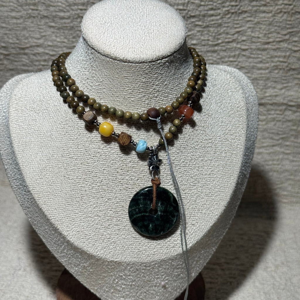 Natural Green Sandalwood Beaded Necklace, Seraphinite Peace‑Pendant Hand‑Knotted Boho Layering Necklace