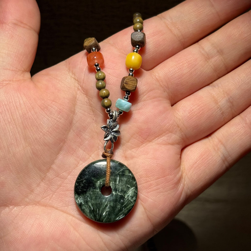 Natural Green Sandalwood Beaded Necklace, Seraphinite Peace‑Pendant Hand‑Knotted Boho Layering Necklace