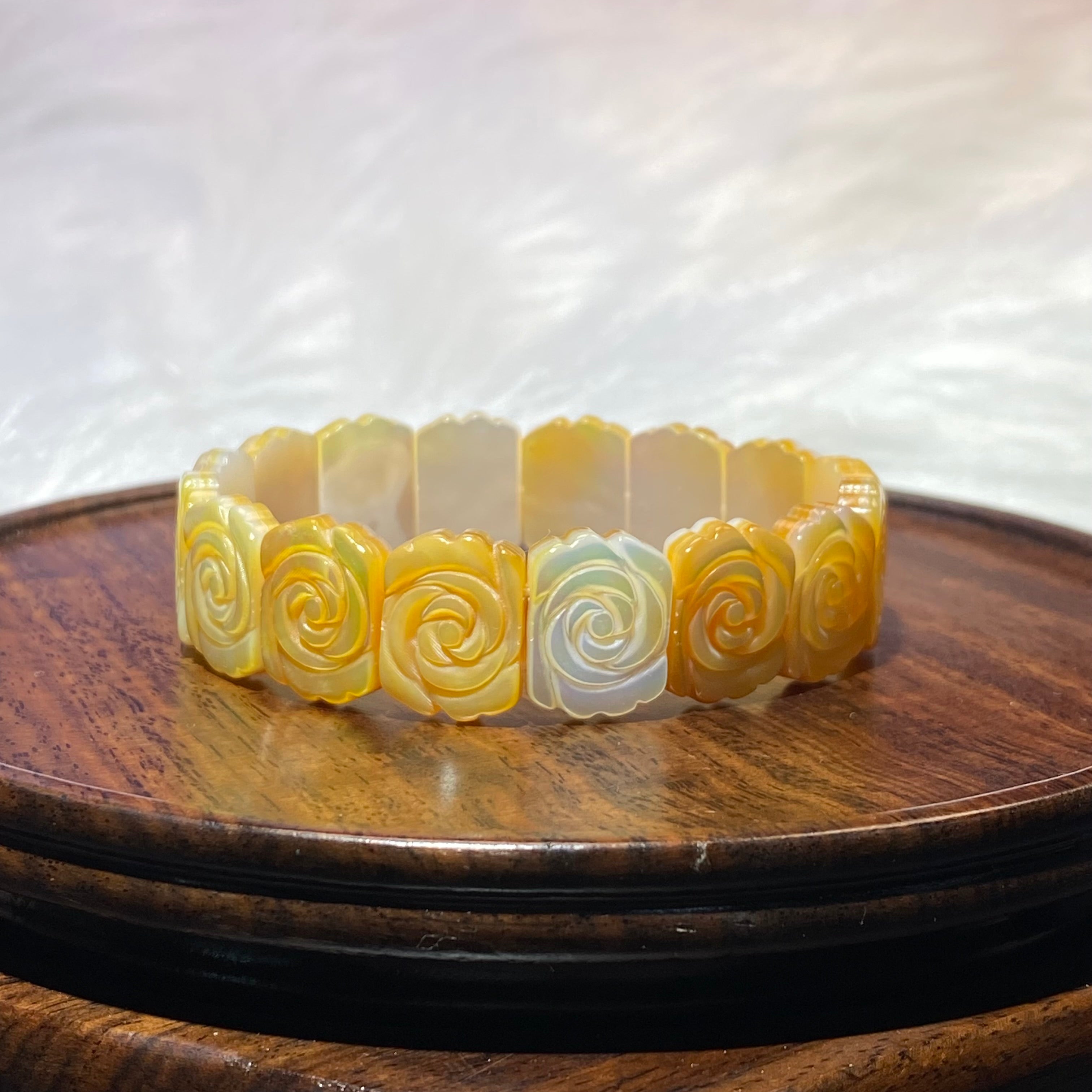 Natural Flower-shaped Golden Shell Soft Bangle 15-16cm