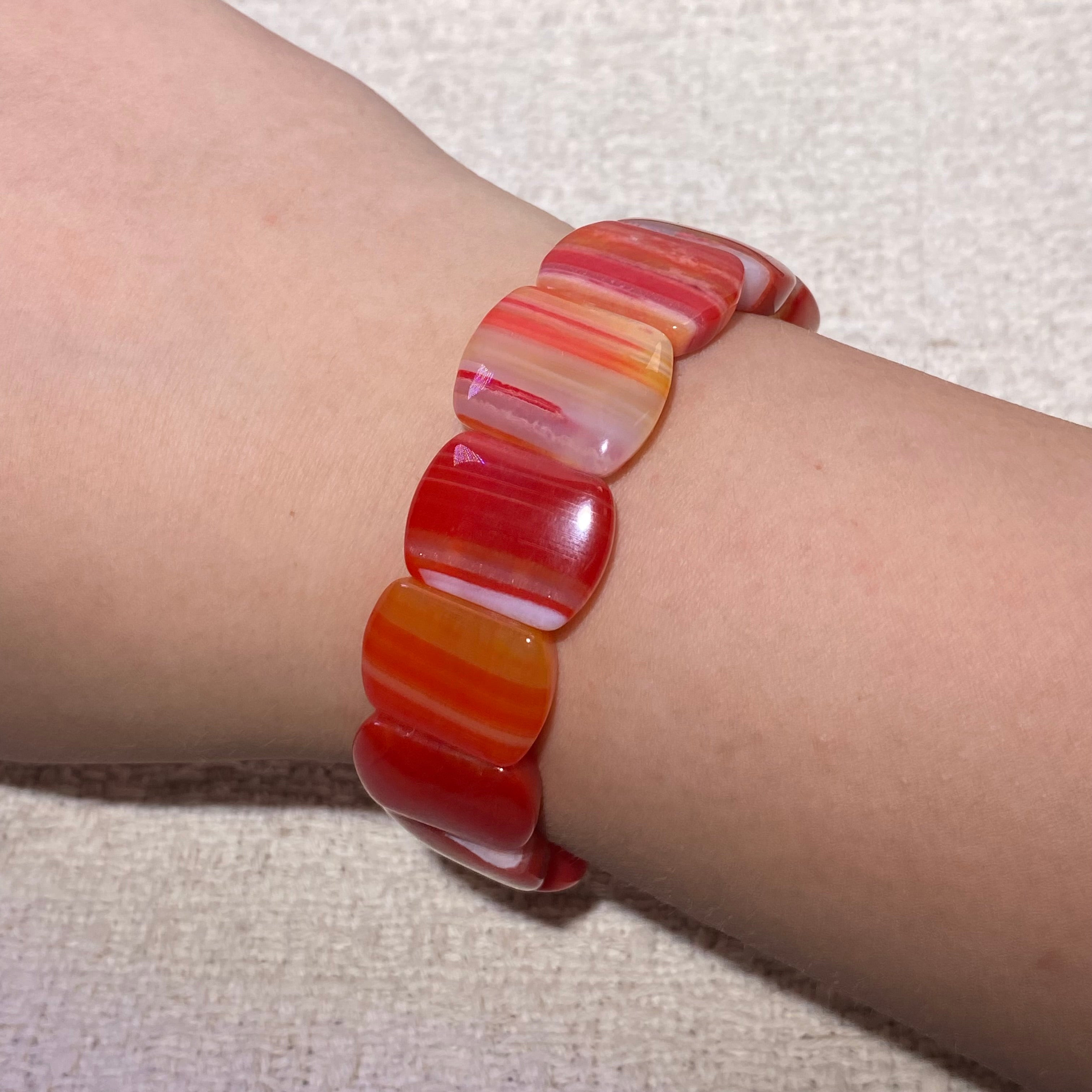 Dyed Red Banded Layered Agate Flat Slab Stretch Soft Bangle Glossy warm red striped agate close-fitting stretch crystal wrist bangle