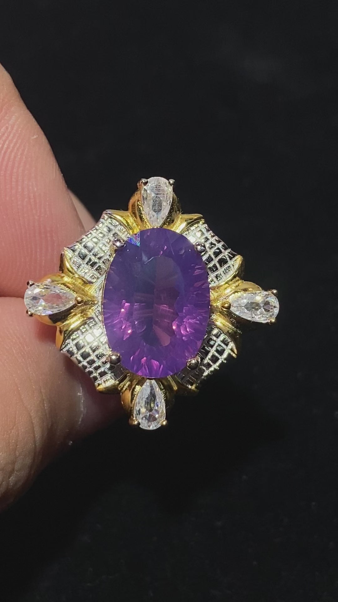 Oval Natural Purple Amethyst Quartz Two-Tone Gold Silver Filigree Luxury Statement Cocktail Ring Vibrant deep purple large crystal vintage hollow carved banquet finger ring
