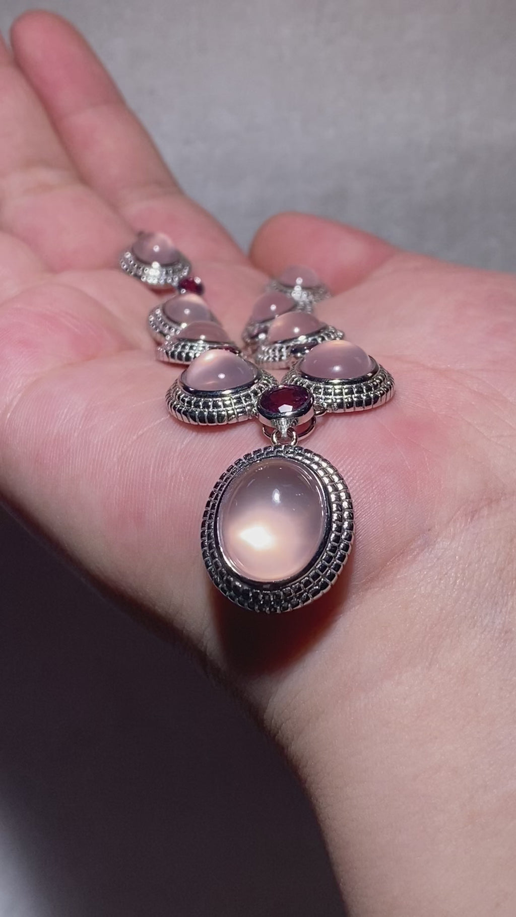Oval Natural Soft Pink Rose Quartz Multi-Stone Gradient Drop Vintage Silver Statement Necklace Dreamy milky pink rose quartz elegant formal banquet wedding V-neck collarbone chain